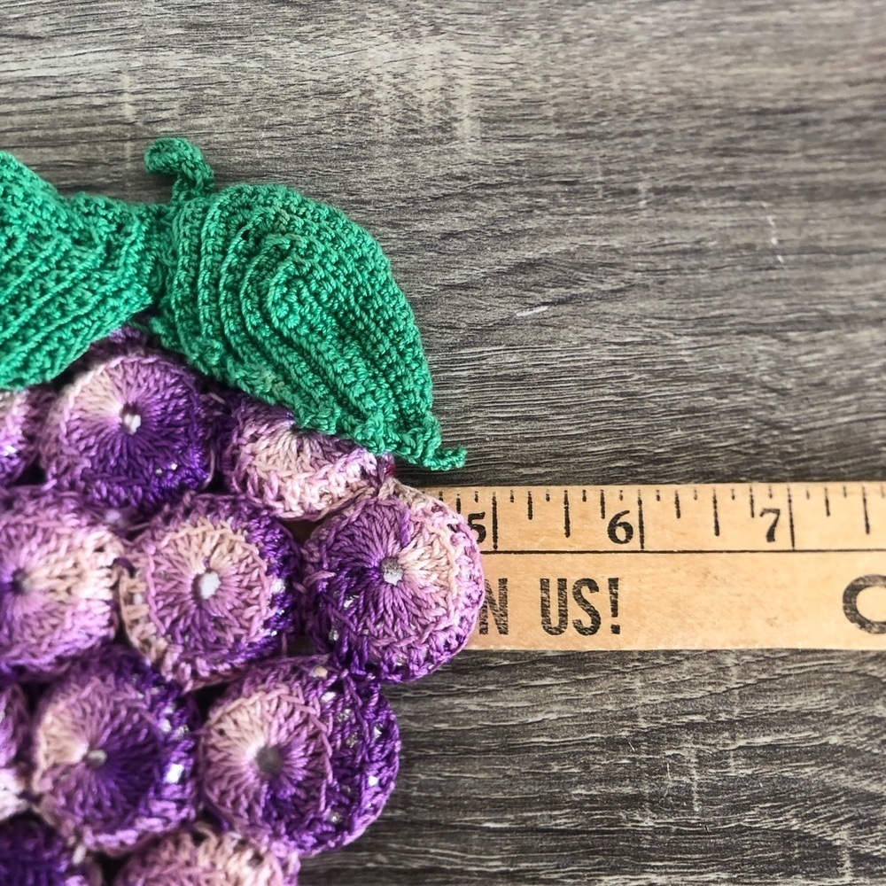 Vtg Handmade Crochet Grapes Trivet - Picture 9 of 10